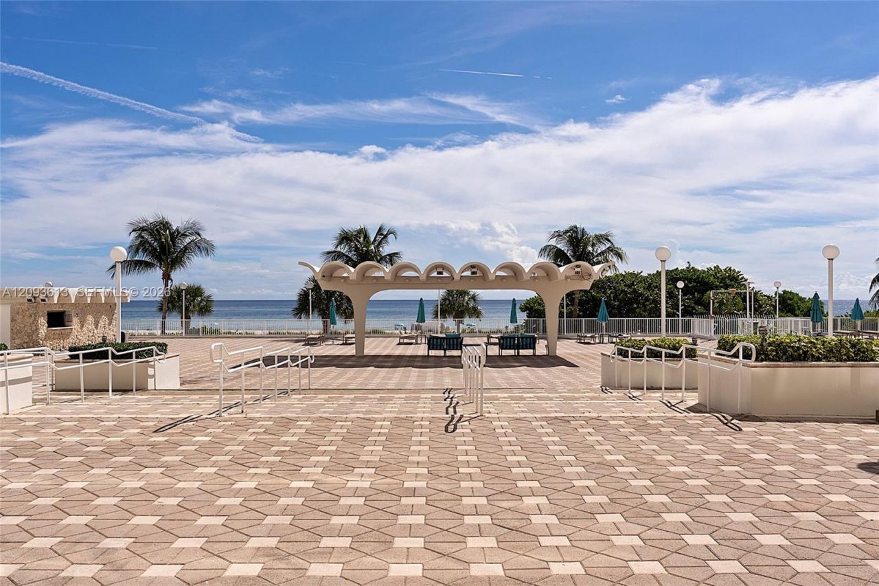 5701 Collins Ave , Unit 1007, Miami Beach, FL 33140 Photo