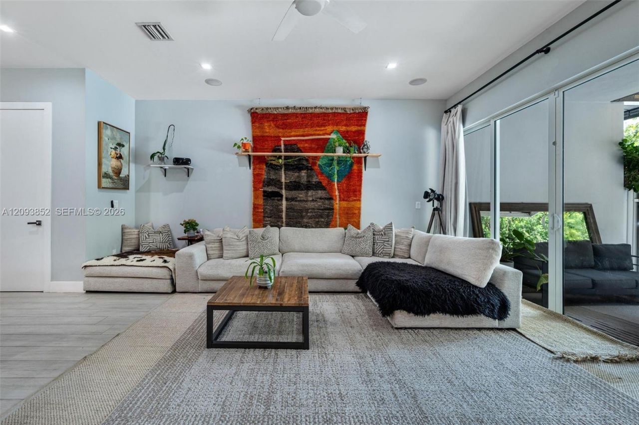 3448 SW 23rd St , Unit 3448, Miami, FL 33145 Photo