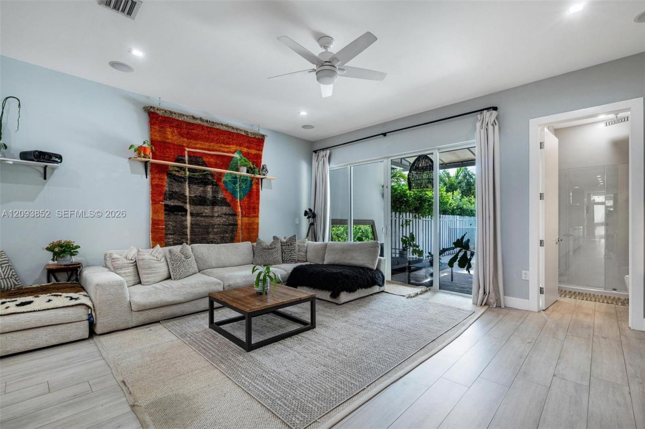 3448 SW 23rd St , Unit 3448, Miami, FL 33145 Photo