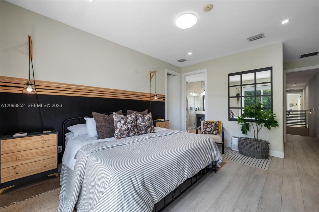 3448 SW 23rd St , Unit 3448, Miami, FL 33145 Photo