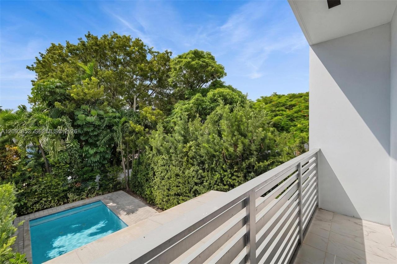3448 SW 23rd St , Unit 3448, Miami, FL 33145 Photo