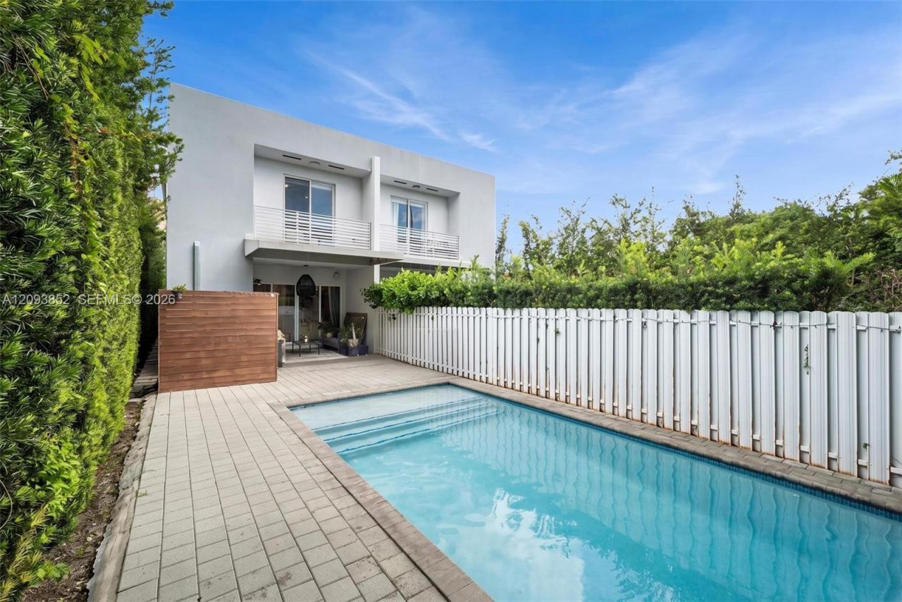 3448 SW 23rd St , Unit 3448, Miami, FL 33145 Photo