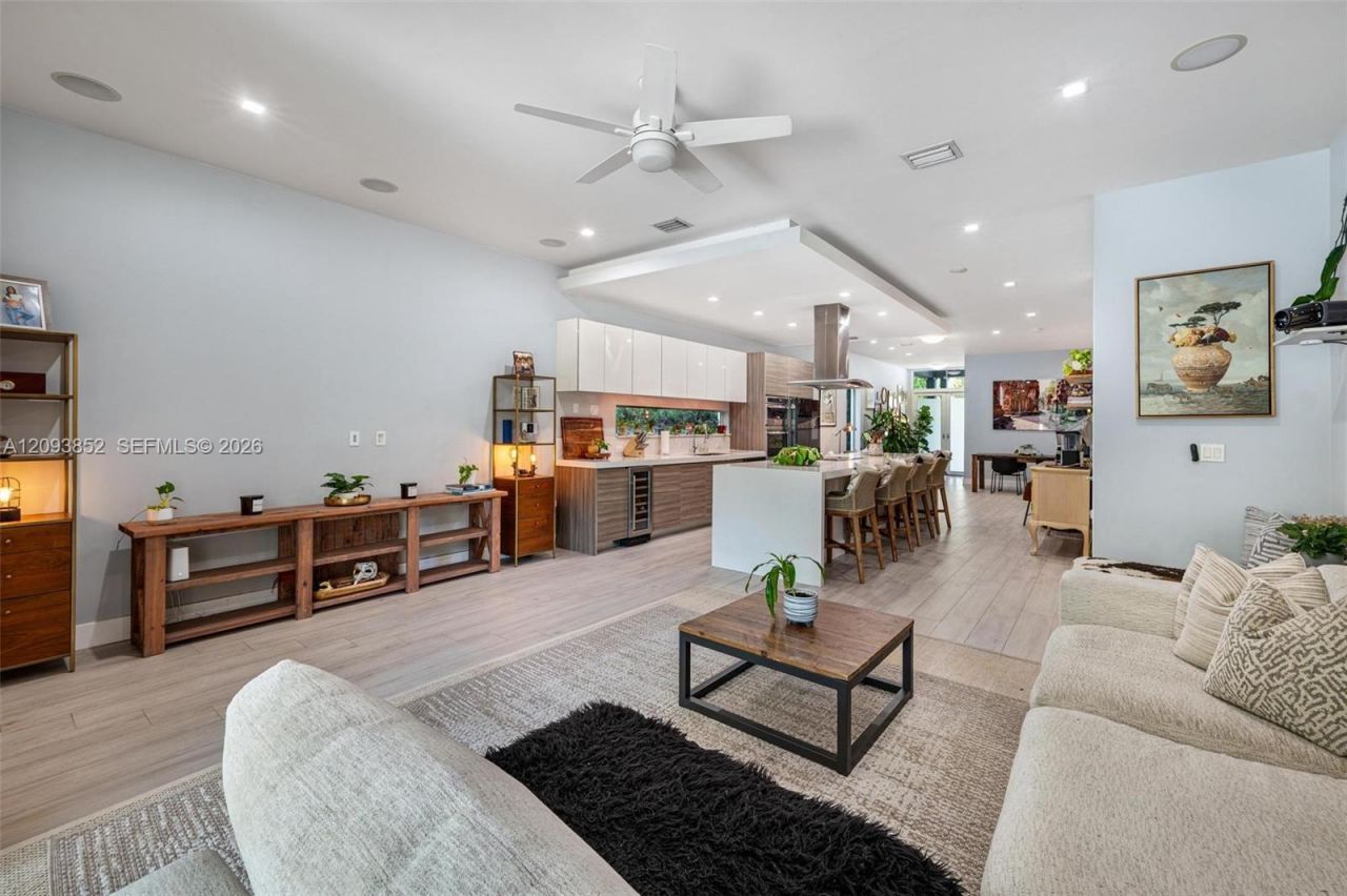 3448 SW 23rd St , Unit 3448, Miami, FL 33145 Photo