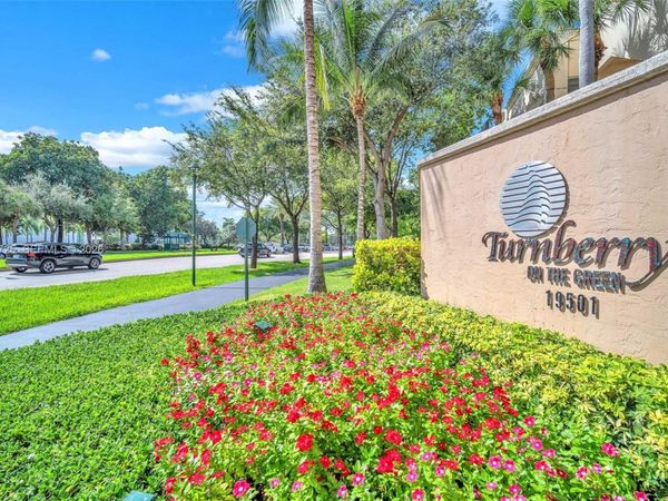 19501 W Country Club Dr , Unit 506, Aventura, FL 33180