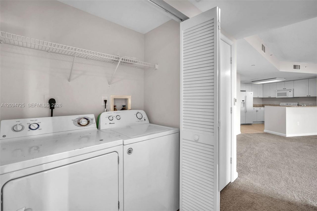 19501 W Country Club Dr , Unit 506, Aventura, FL 33180 Photo