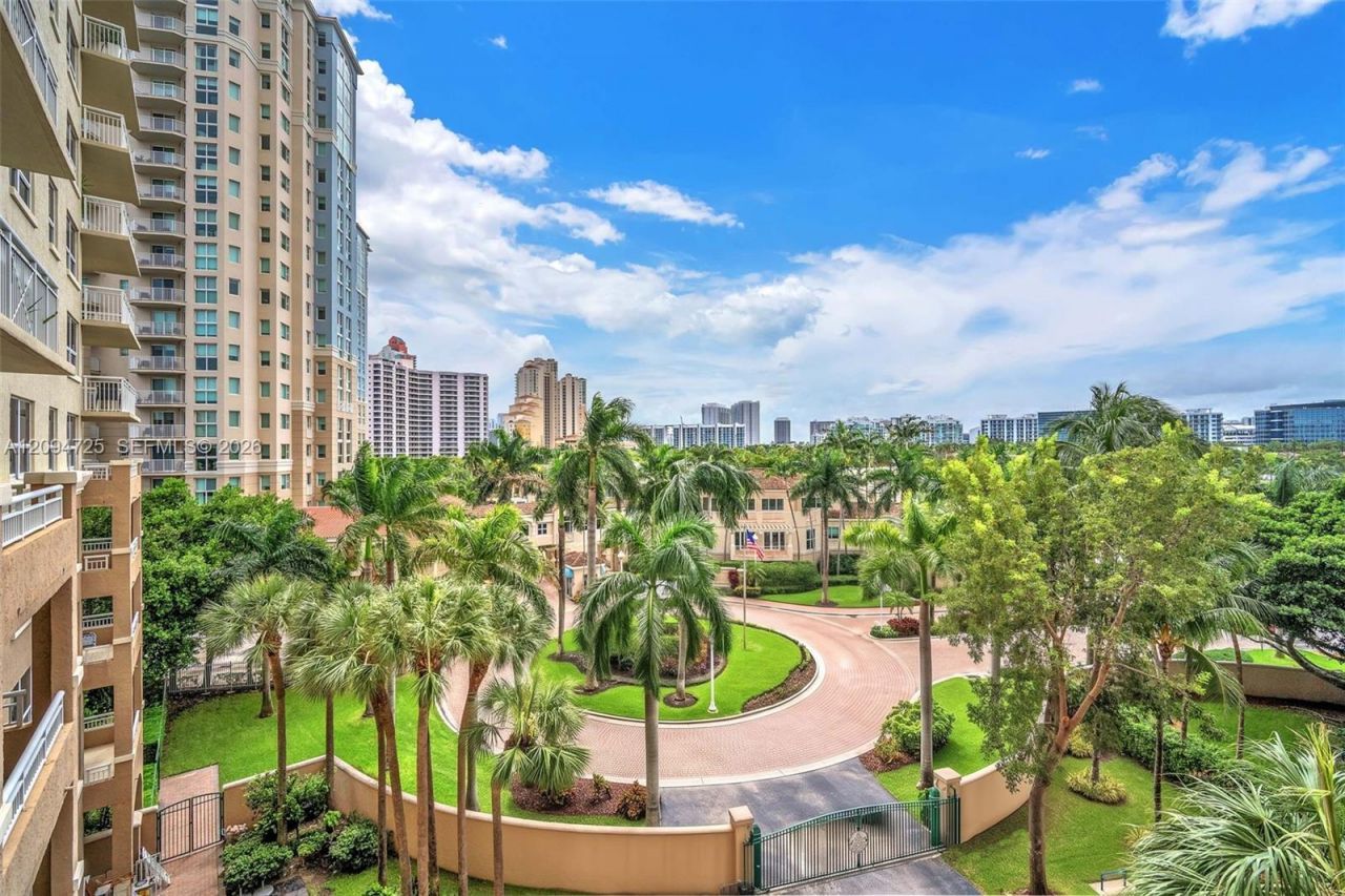 19501 W Country Club Dr , Unit 506, Aventura, FL 33180 Photo