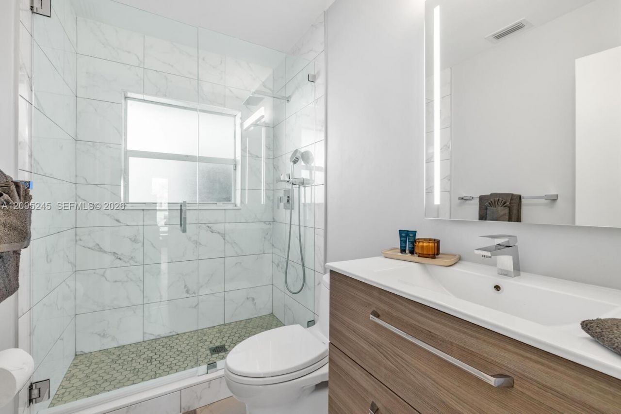 328 Missouri St , Hollywood, FL 33019 Photo