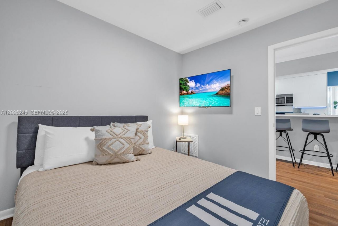 328 Missouri St , Hollywood, FL 33019 Photo