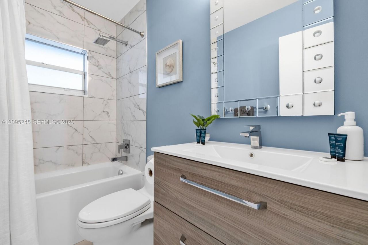 328 Missouri St , Hollywood, FL 33019 Photo