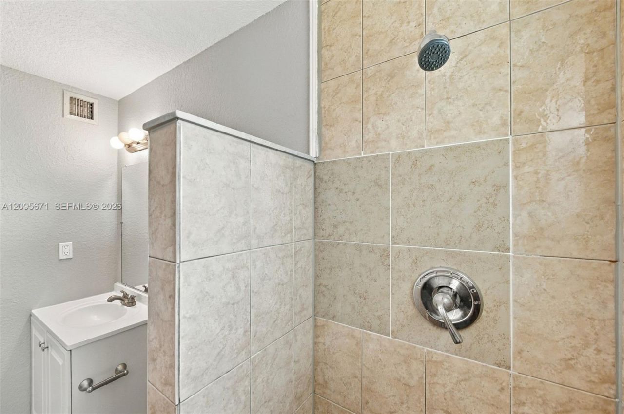1944 Baythorne Rd , West Palm Beach, FL 33415 Photo