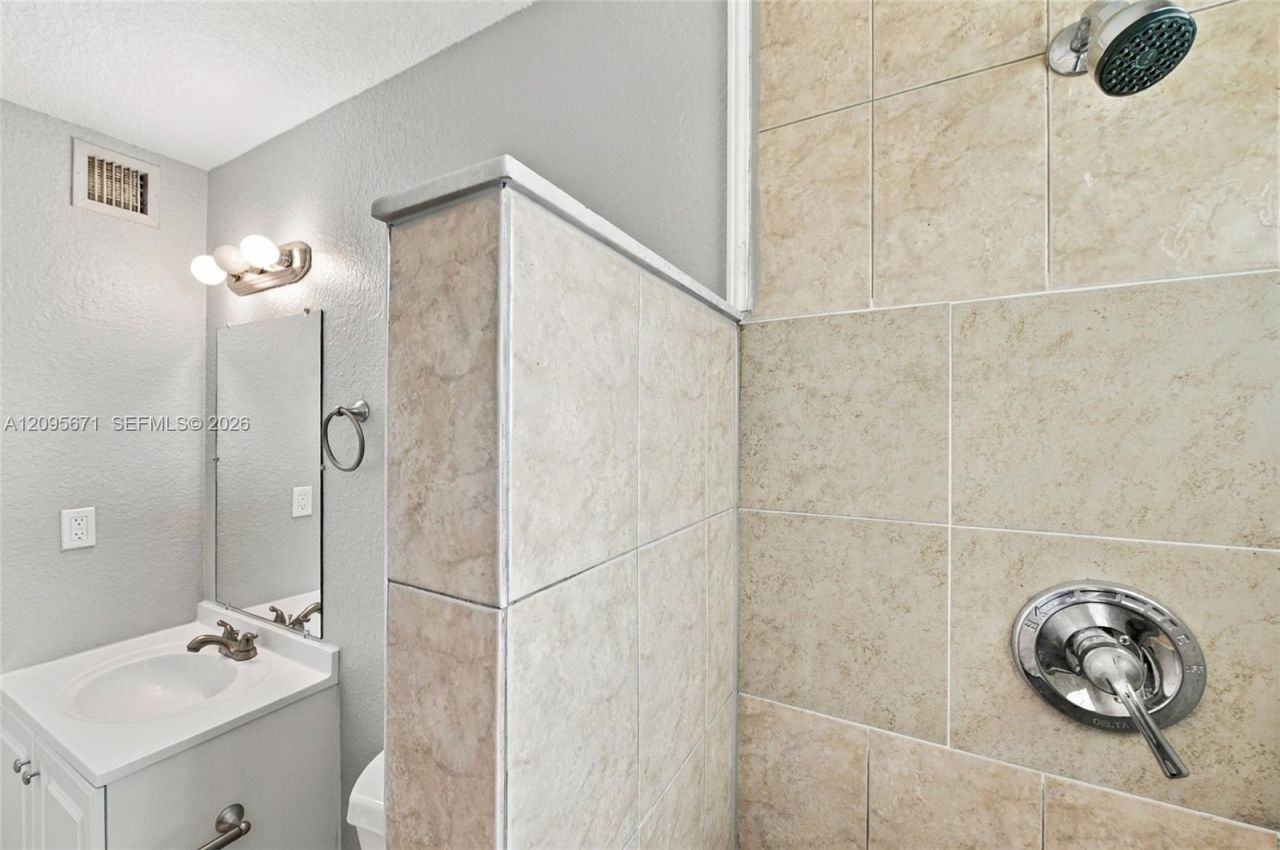 1944 Baythorne Rd , West Palm Beach, FL 33415 Photo
