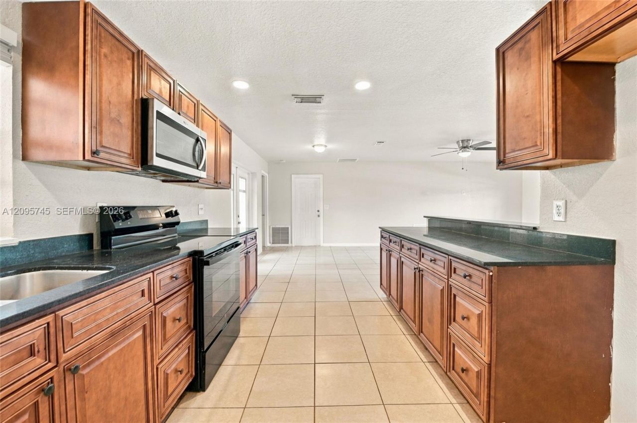 392 NW Ferris Dr, Port Saint Lucie, FL 34983 Photo