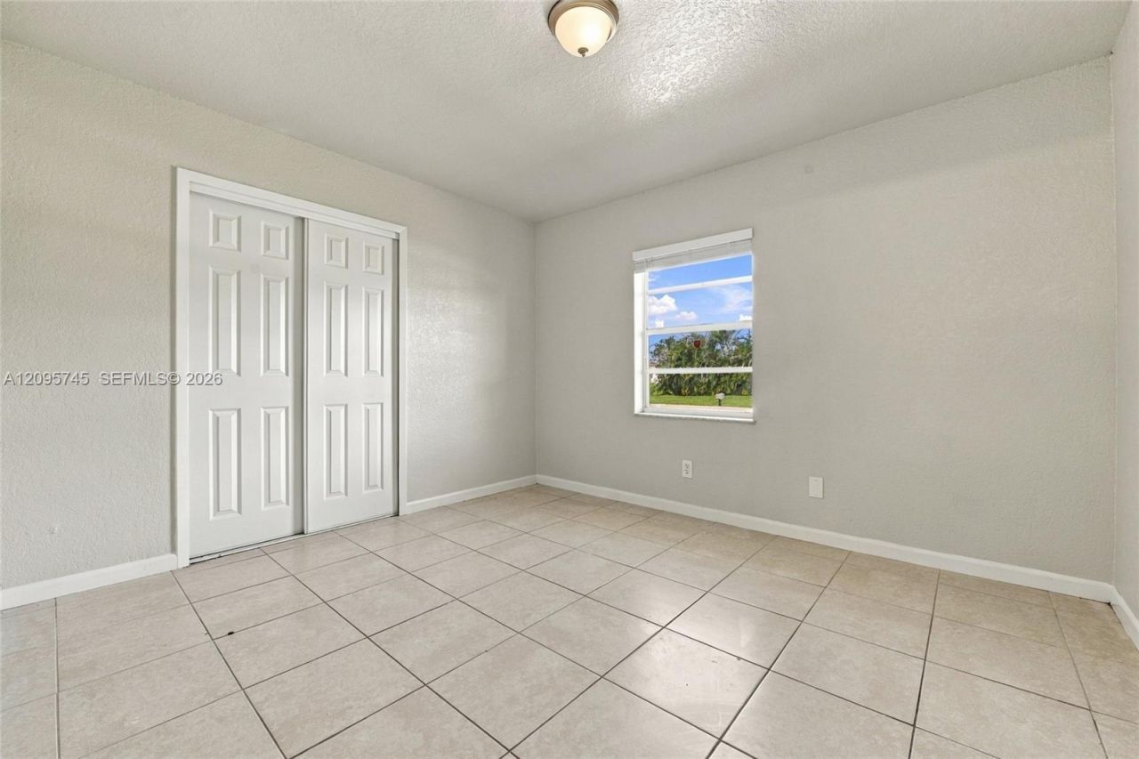 392 NW Ferris Dr, Port Saint Lucie, FL 34983 Photo