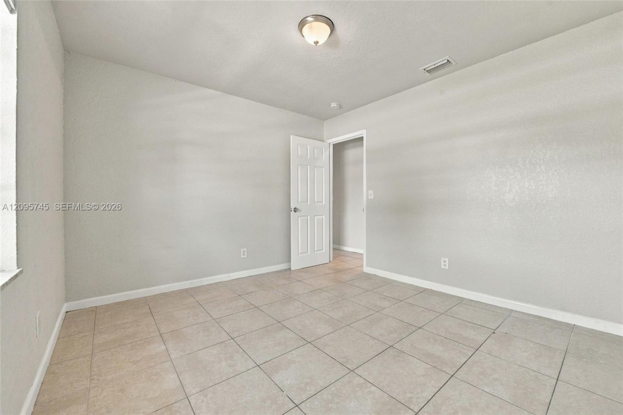 392 NW Ferris Dr, Port Saint Lucie, FL 34983 Photo