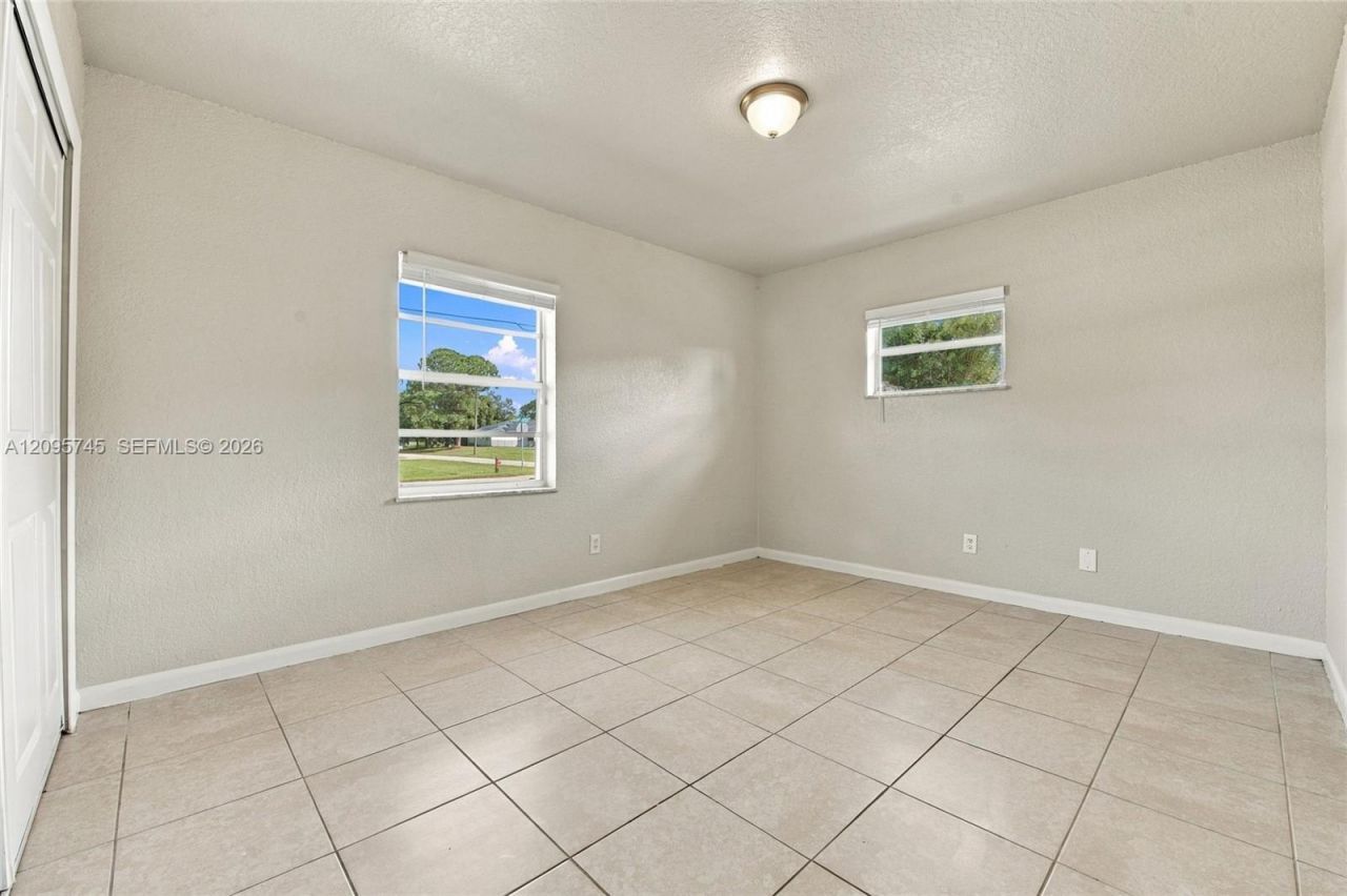 392 NW Ferris Dr, Port Saint Lucie, FL 34983 Photo