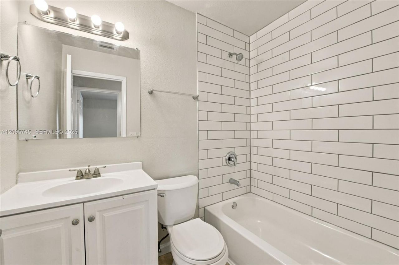 392 NW Ferris Dr, Port Saint Lucie, FL 34983 Photo