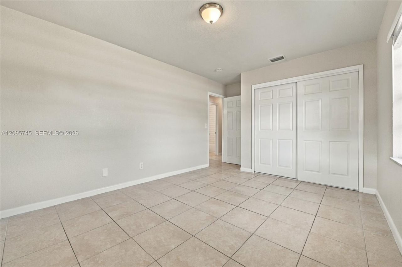 392 NW Ferris Dr, Port Saint Lucie, FL 34983 Photo