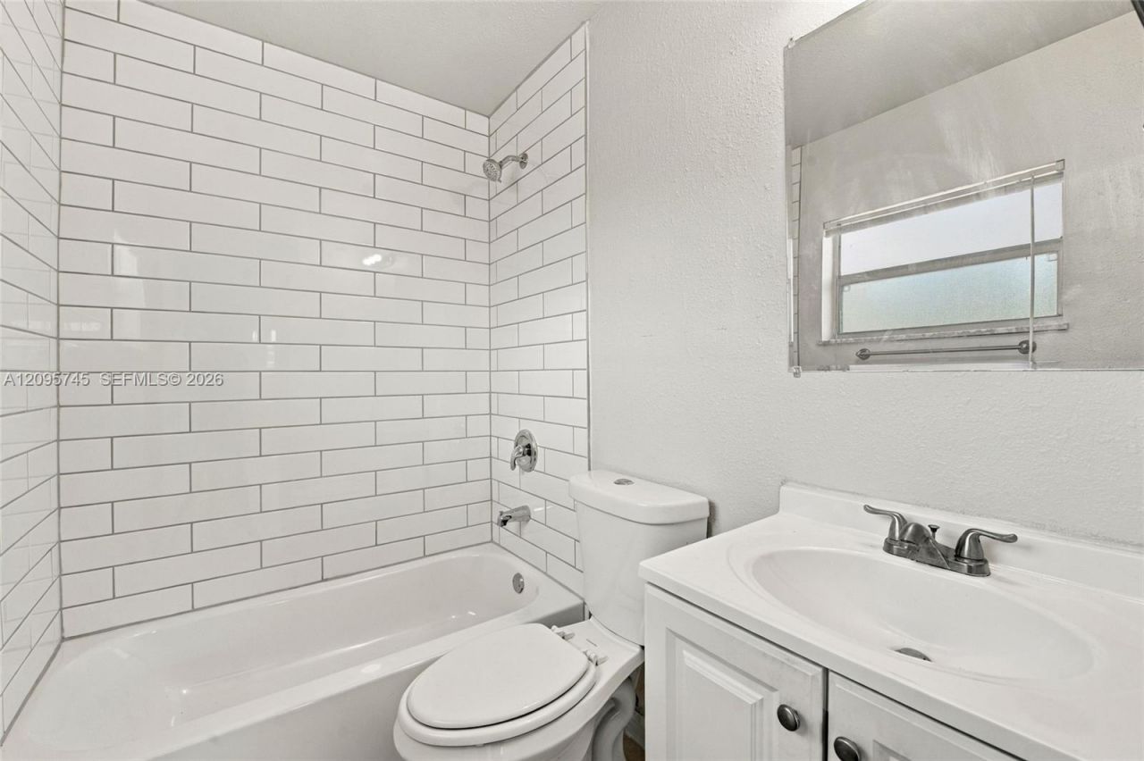 392 NW Ferris Dr, Port Saint Lucie, FL 34983 Photo