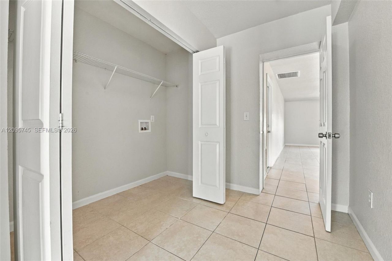392 NW Ferris Dr, Port Saint Lucie, FL 34983 Photo
