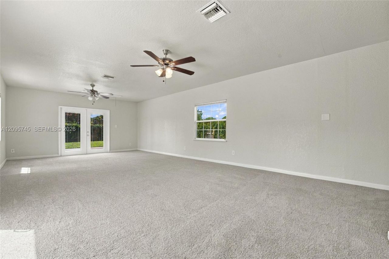 392 NW Ferris Dr, Port Saint Lucie, FL 34983 Photo