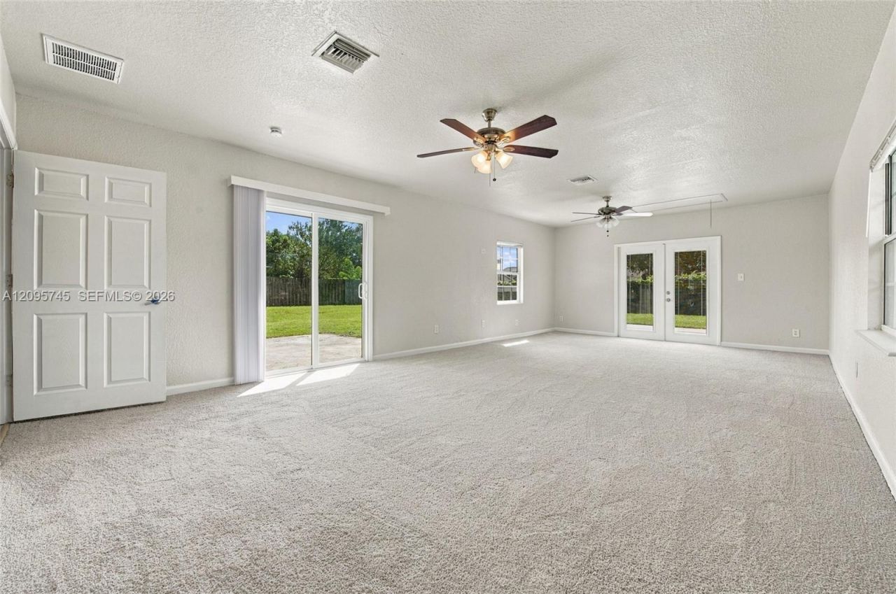 392 NW Ferris Dr, Port Saint Lucie, FL 34983 Photo