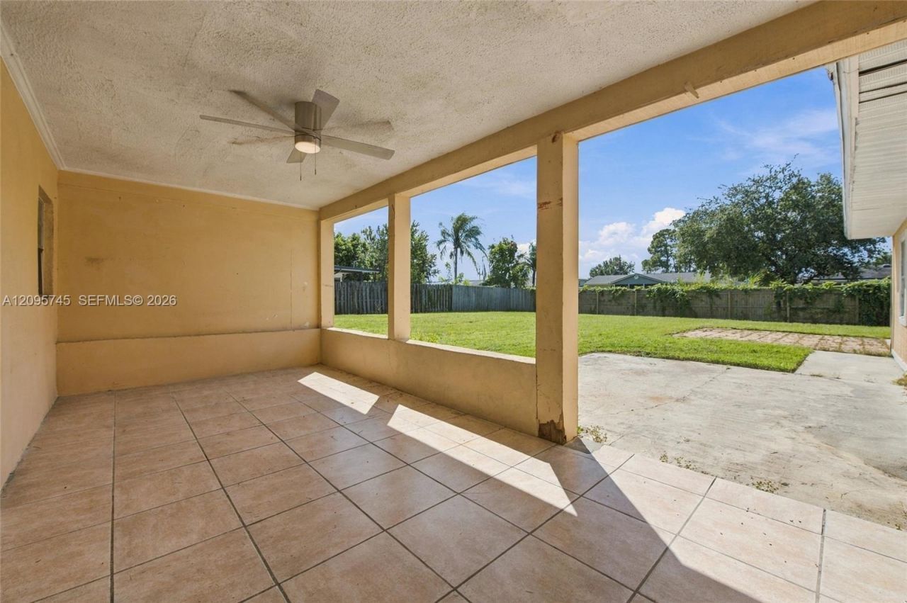 392 NW Ferris Dr, Port Saint Lucie, FL 34983 Photo