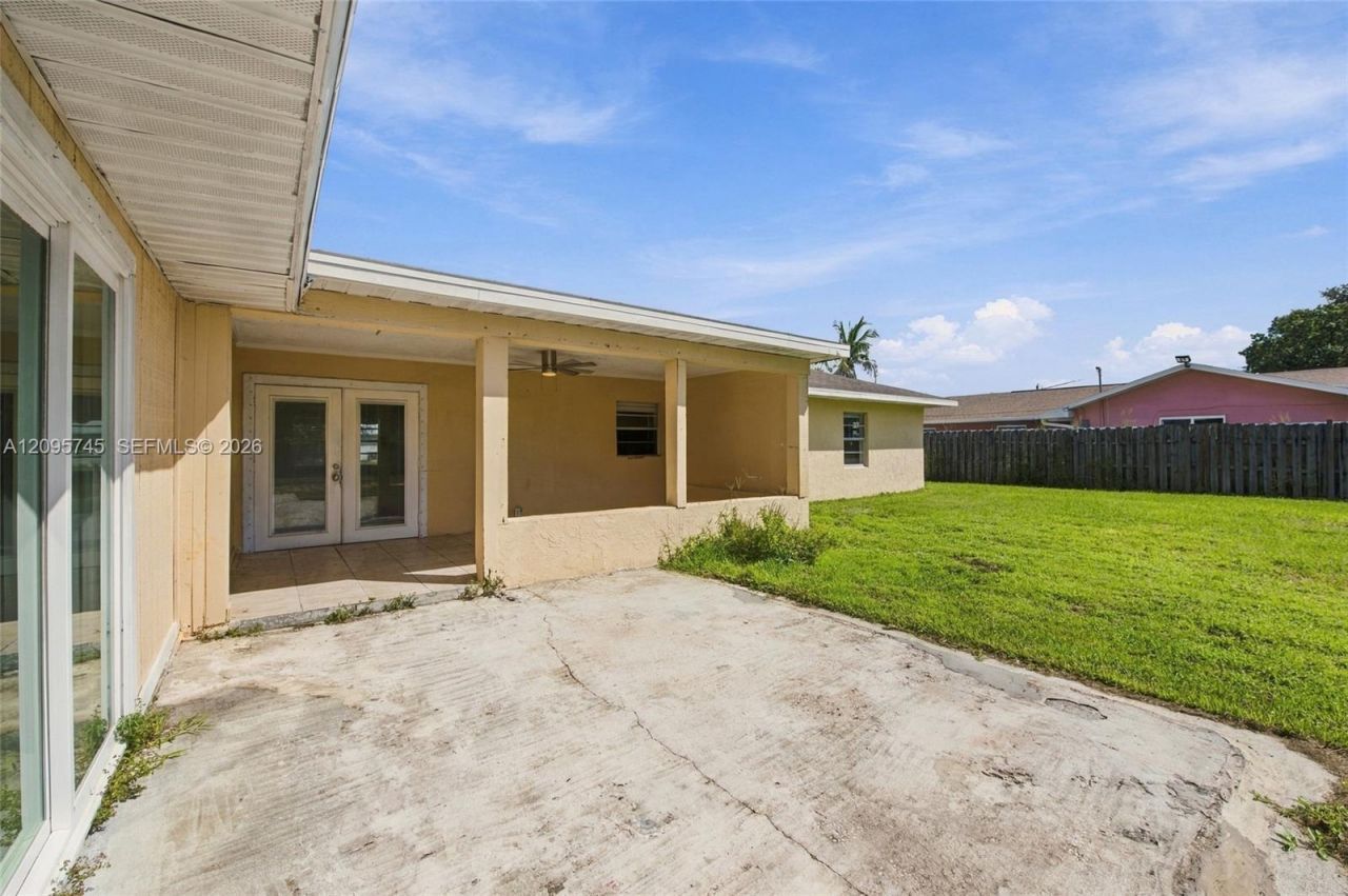 392 NW Ferris Dr, Port Saint Lucie, FL 34983 Photo