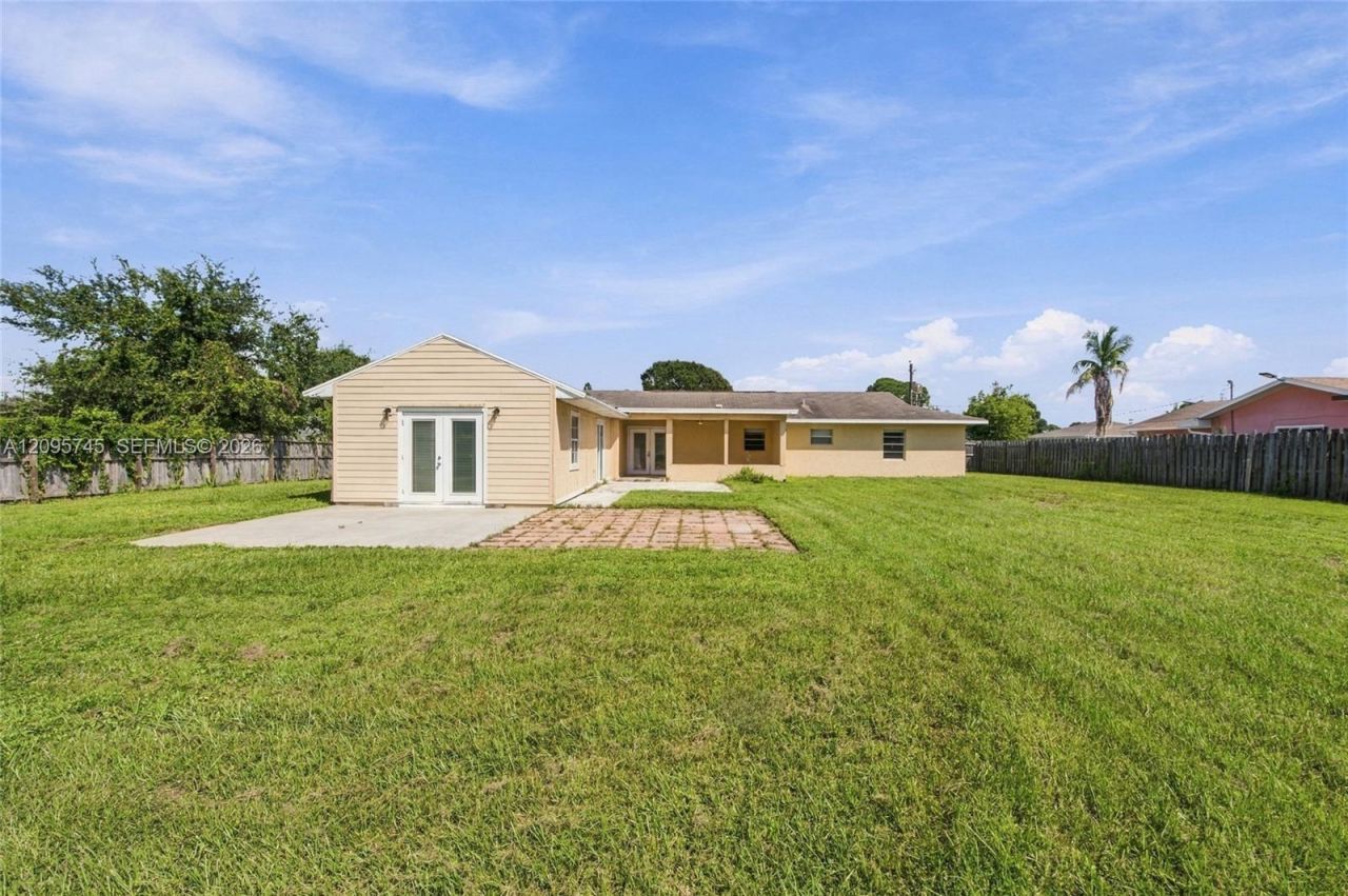 392 NW Ferris Dr, Port Saint Lucie, FL 34983 Photo