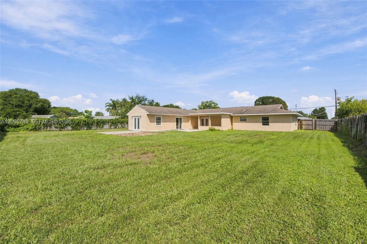 392 NW Ferris Dr, Port Saint Lucie, FL 34983 Photo
