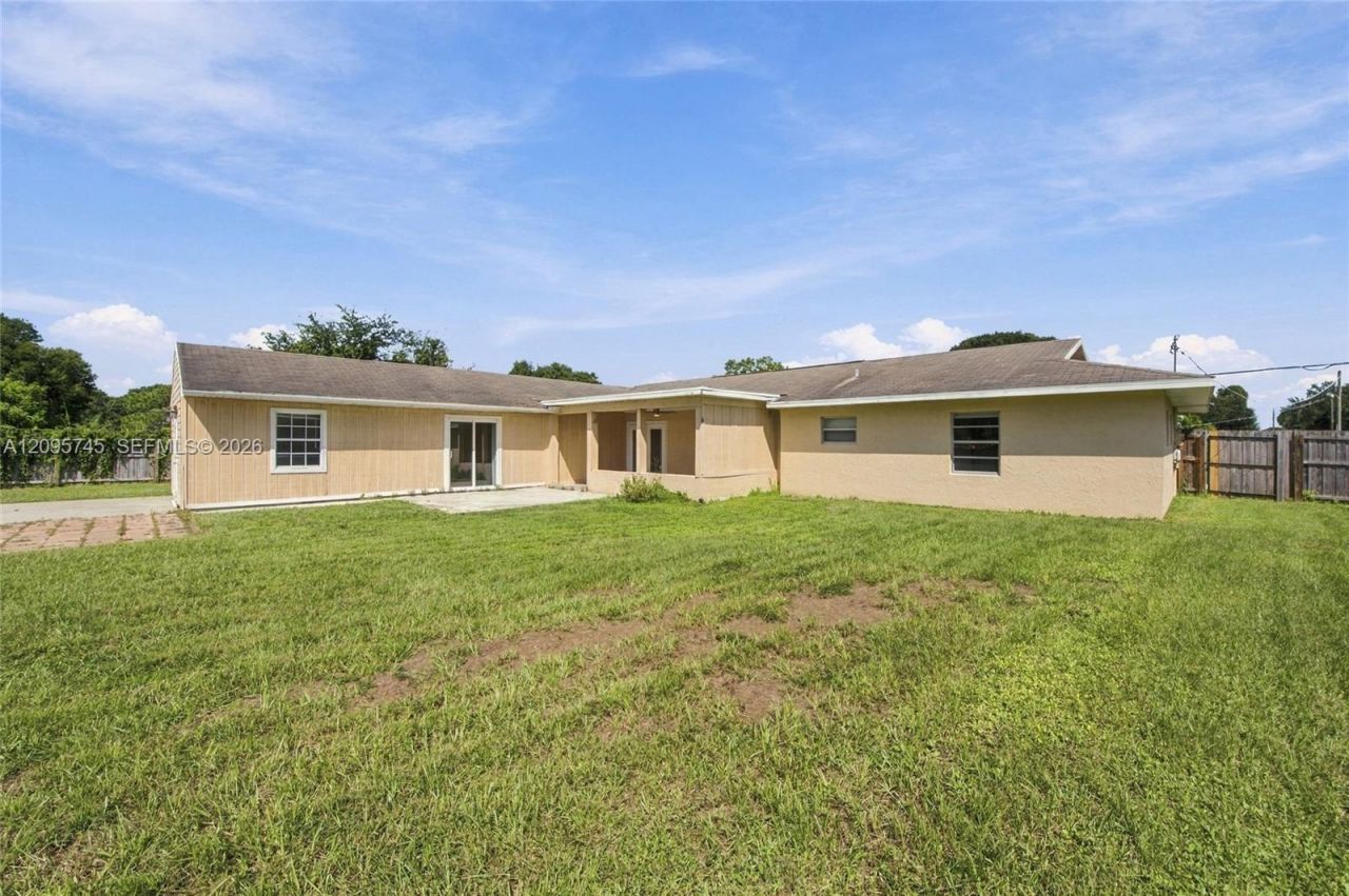 392 NW Ferris Dr, Port Saint Lucie, FL 34983 Photo