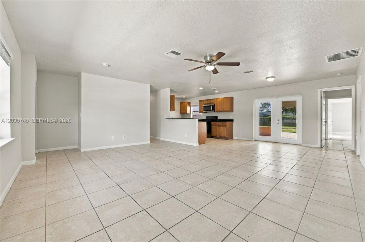 392 NW Ferris Dr, Port Saint Lucie, FL 34983 Photo