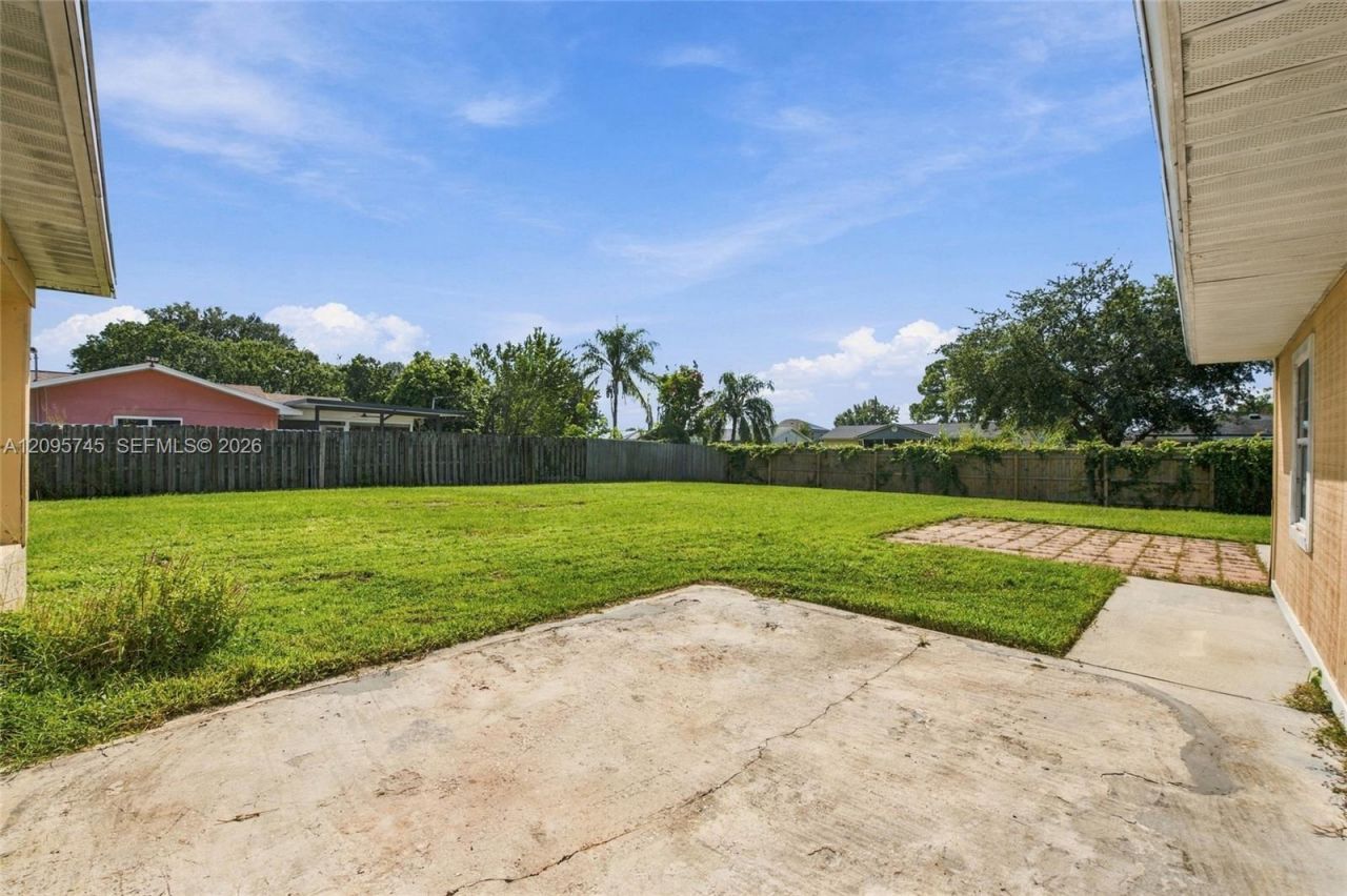 392 NW Ferris Dr, Port Saint Lucie, FL 34983 Photo