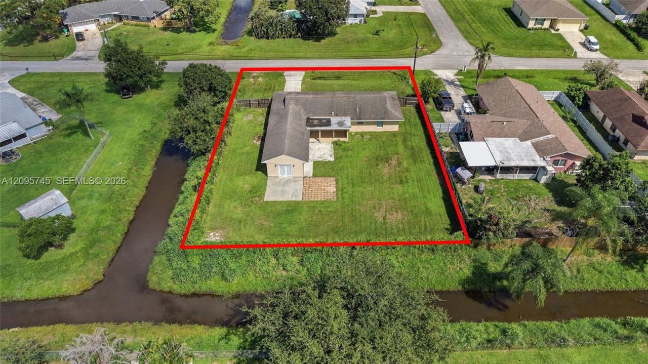 392 NW Ferris Dr, Port Saint Lucie, FL 34983 Photo