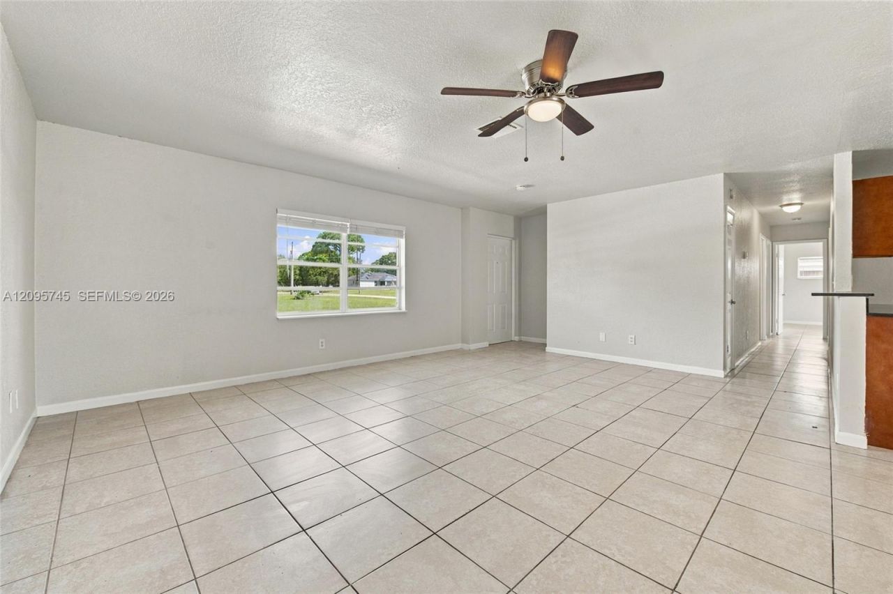 392 NW Ferris Dr, Port Saint Lucie, FL 34983 Photo