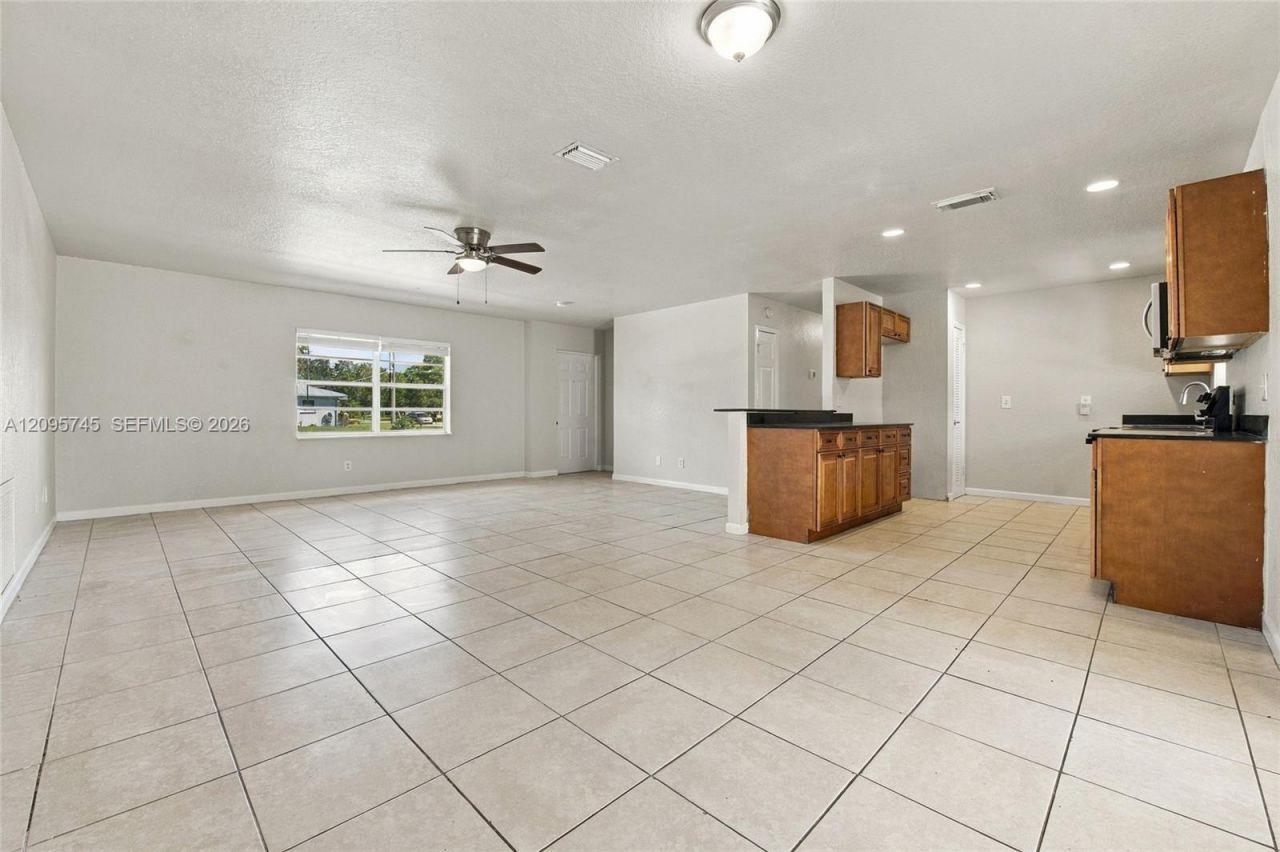 392 NW Ferris Dr, Port Saint Lucie, FL 34983 Photo