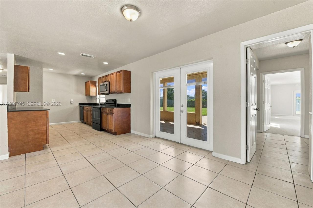 392 NW Ferris Dr, Port Saint Lucie, FL 34983 Photo