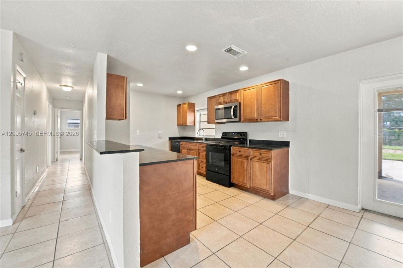 392 NW Ferris Dr, Port Saint Lucie, FL 34983 Photo