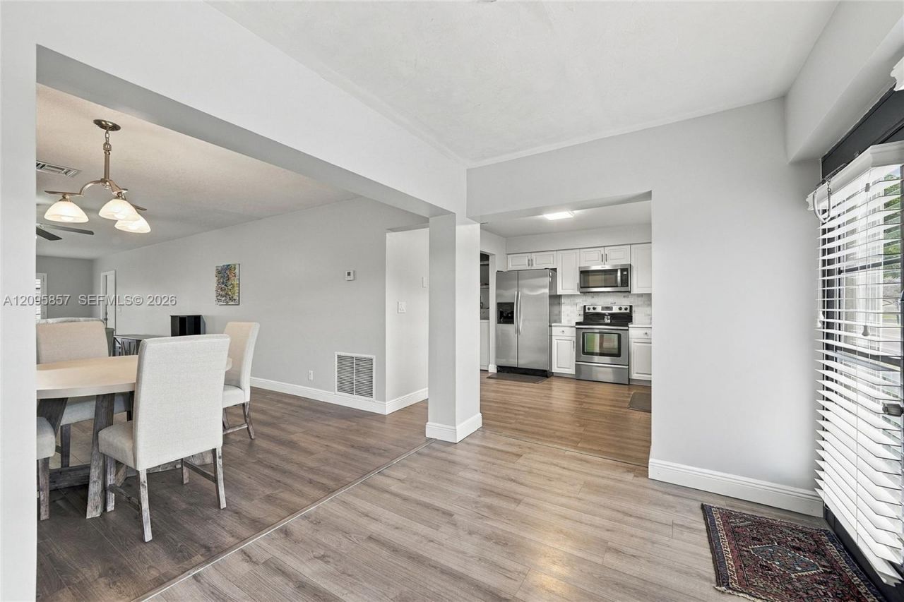 4865 Equestrian Rd , Unit B, Boynton Beach, FL 33436 Photo