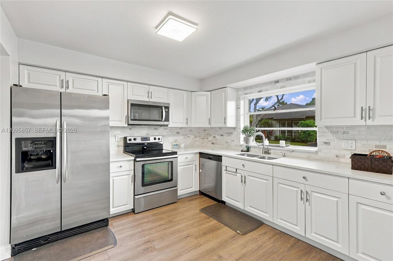4865 Equestrian Rd , Unit B, Boynton Beach, FL 33436 Photo
