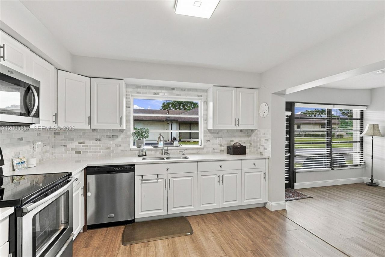 4865 Equestrian Rd , Unit B, Boynton Beach, FL 33436 Photo