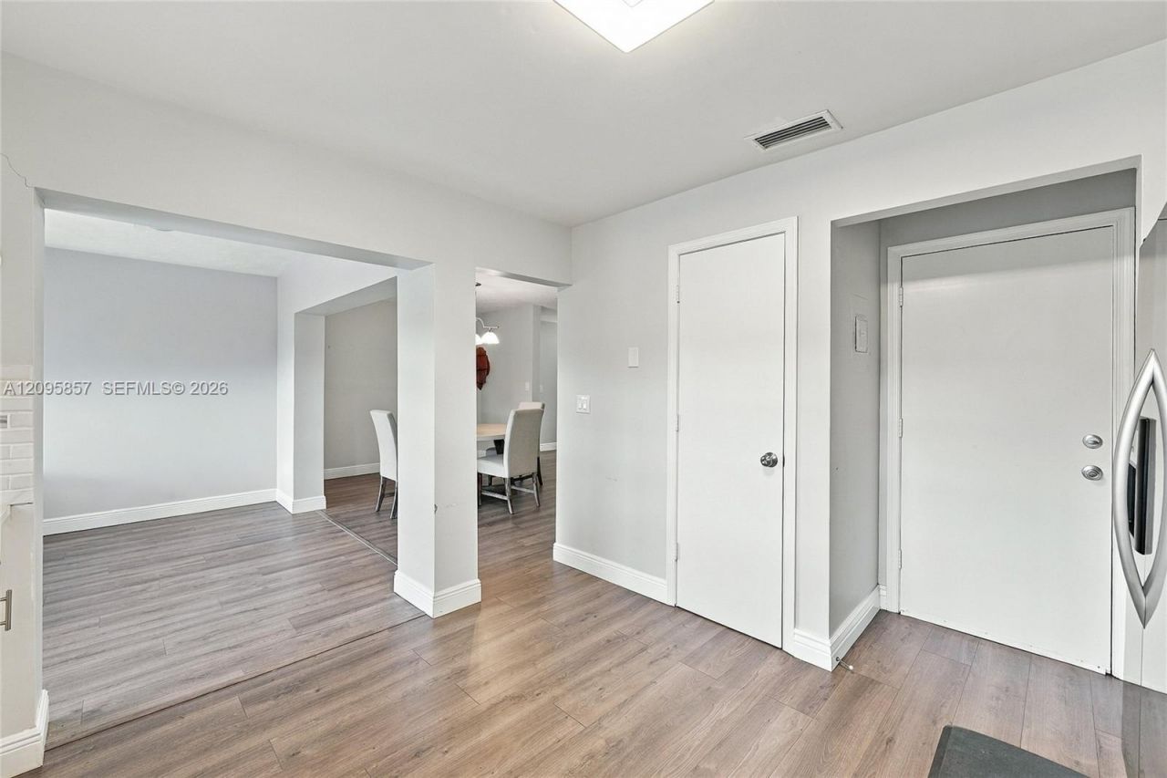 4865 Equestrian Rd , Unit B, Boynton Beach, FL 33436 Photo