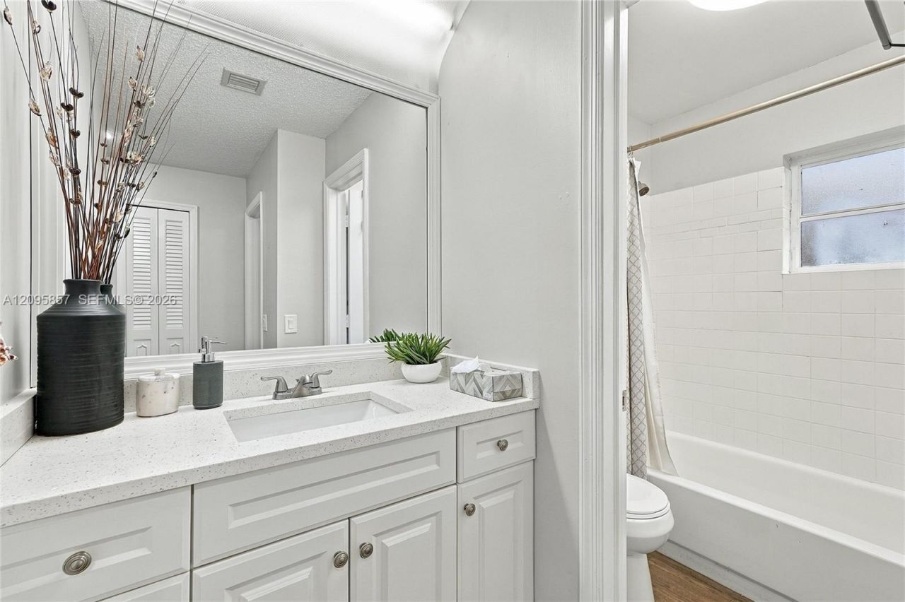 4865 Equestrian Rd , Unit B, Boynton Beach, FL 33436 Photo