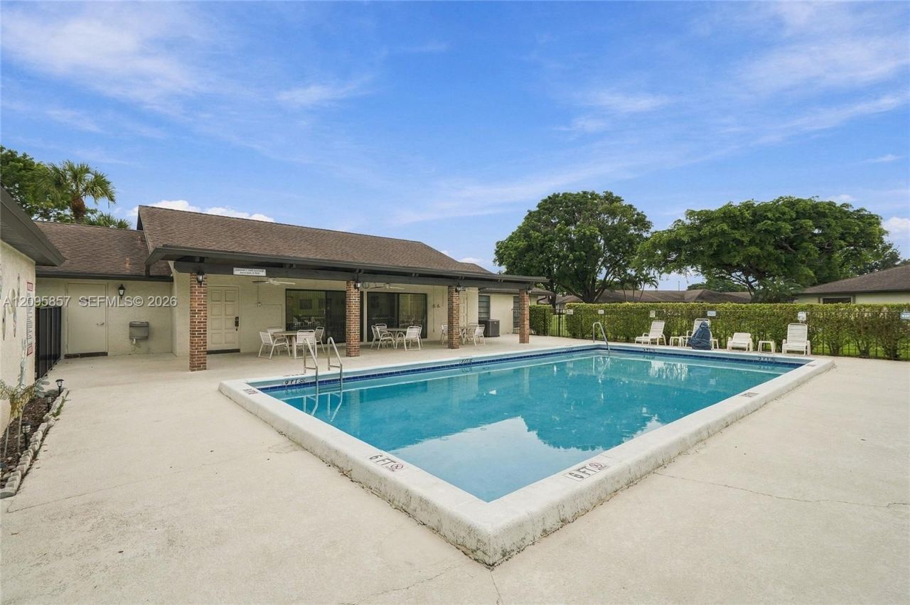 4865 Equestrian Rd , Unit B, Boynton Beach, FL 33436 Photo