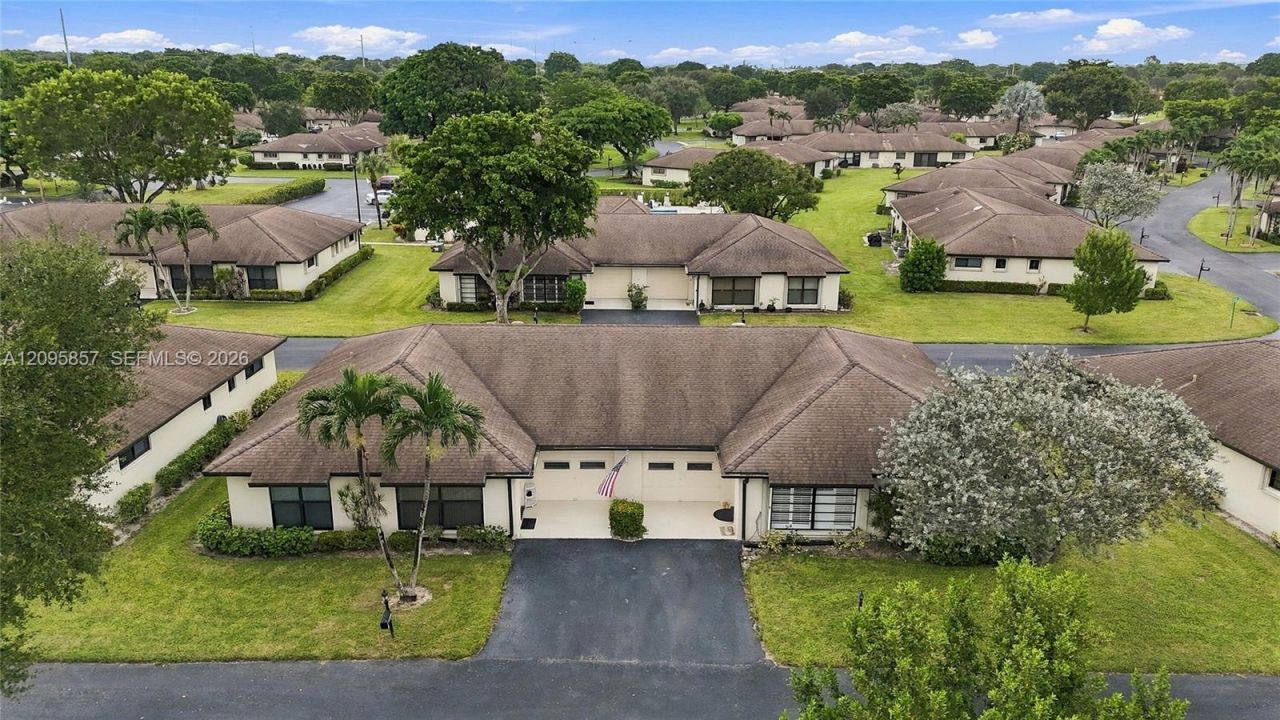 4865 Equestrian Rd , Unit B, Boynton Beach, FL 33436 Photo