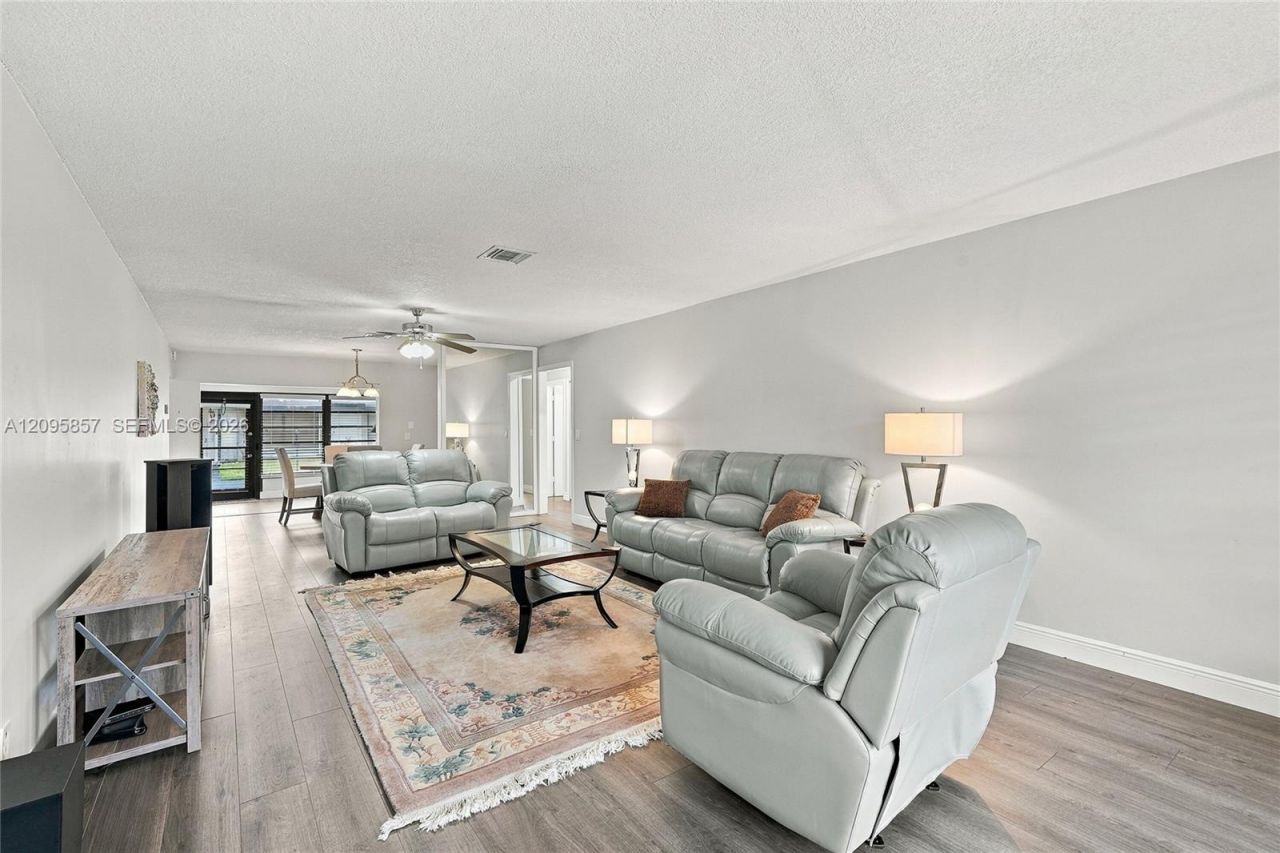 4865 Equestrian Rd , Unit B, Boynton Beach, FL 33436 Photo