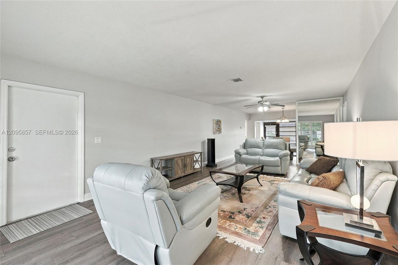 4865 Equestrian Rd , Unit B, Boynton Beach, FL 33436 Photo