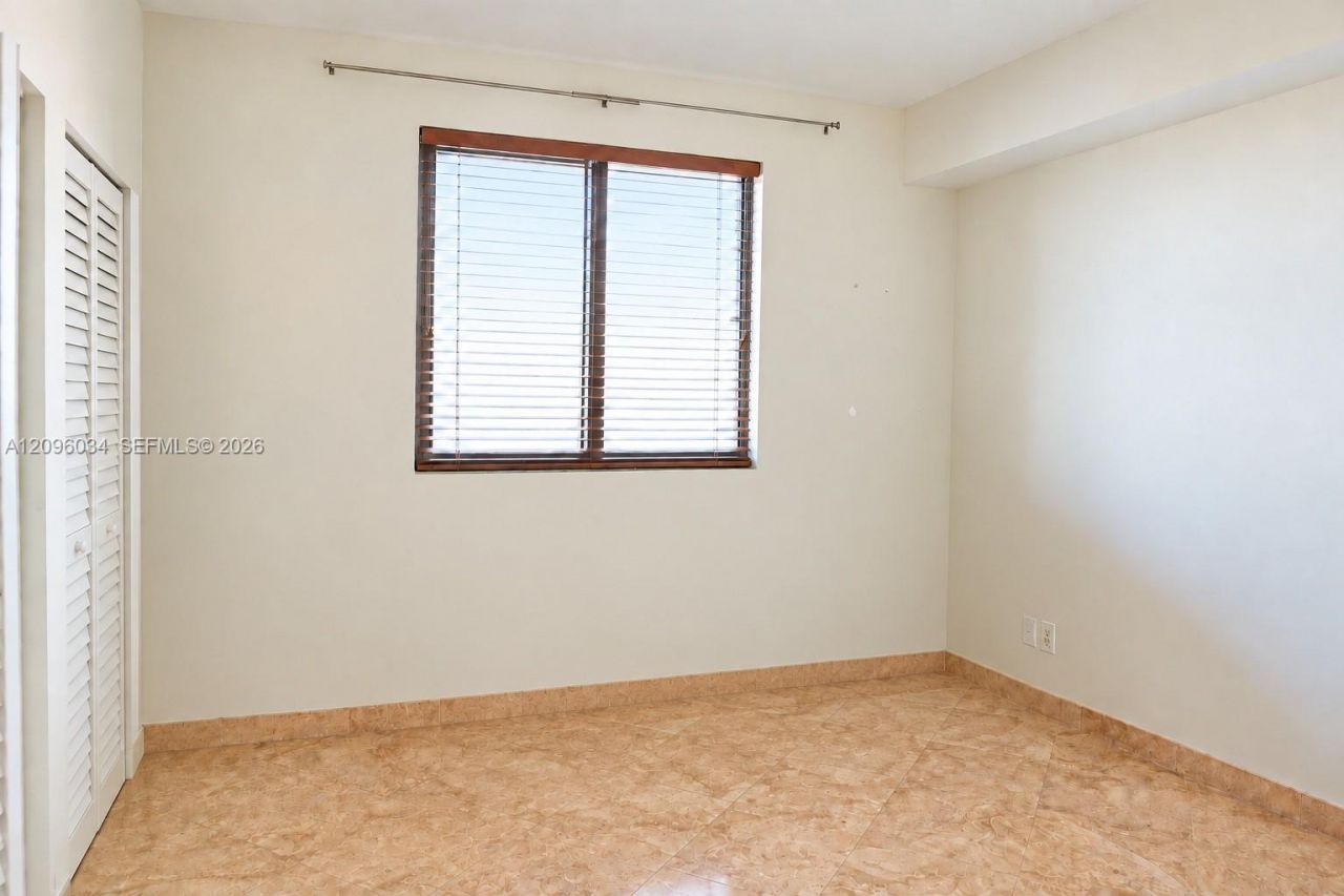 601 NE 36th St , Unit 2004, Miami, FL 33137 Photo