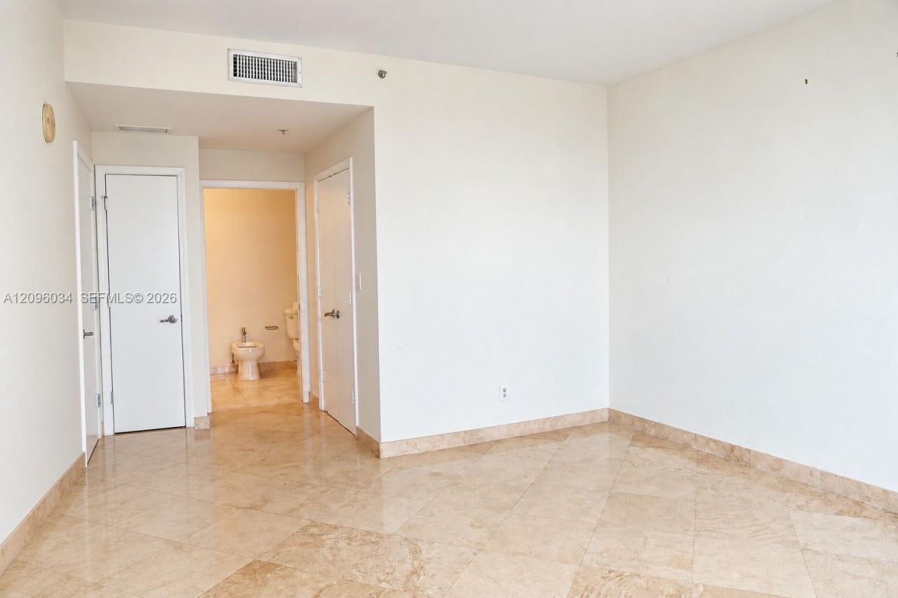601 NE 36th St , Unit 2004, Miami, FL 33137 Photo