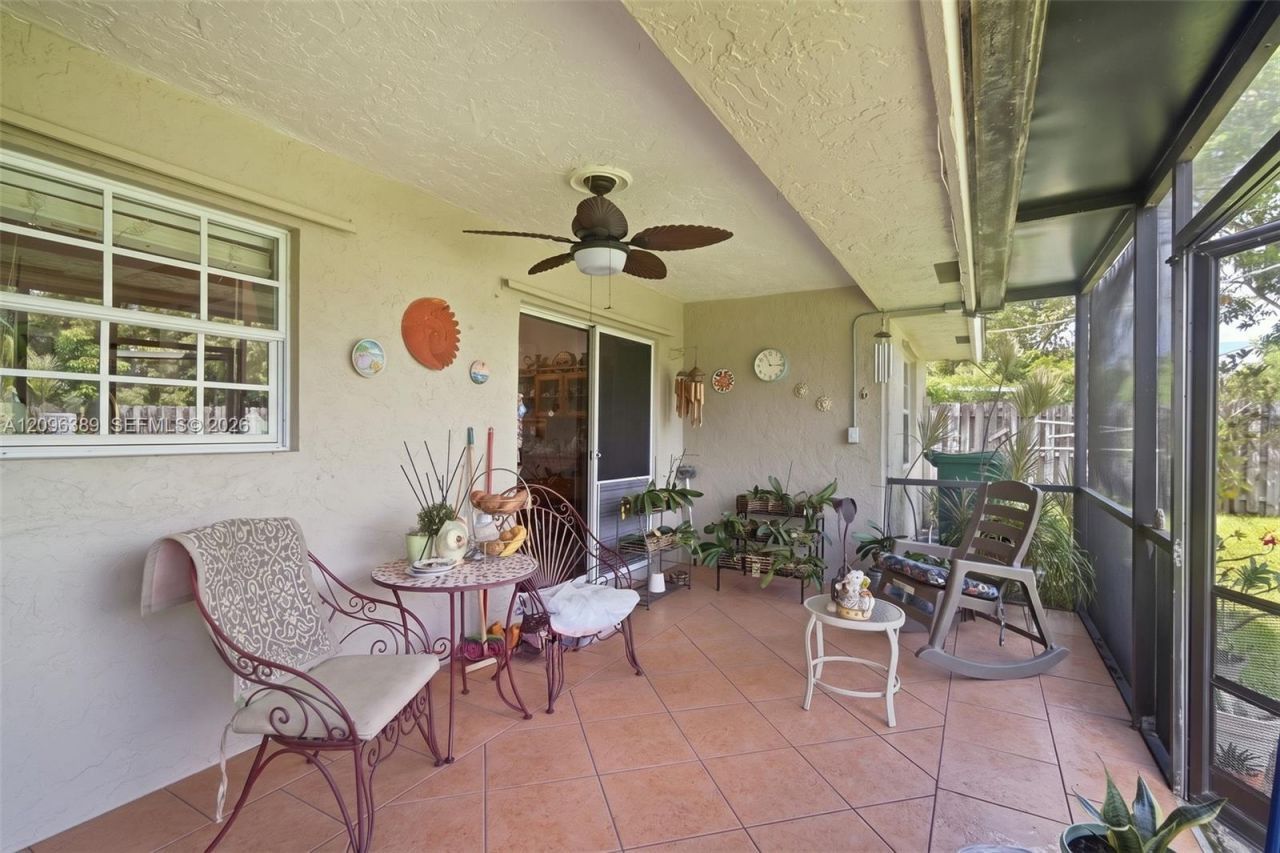 8421 NW 45th St, Lauderhill, FL 33351 Photo