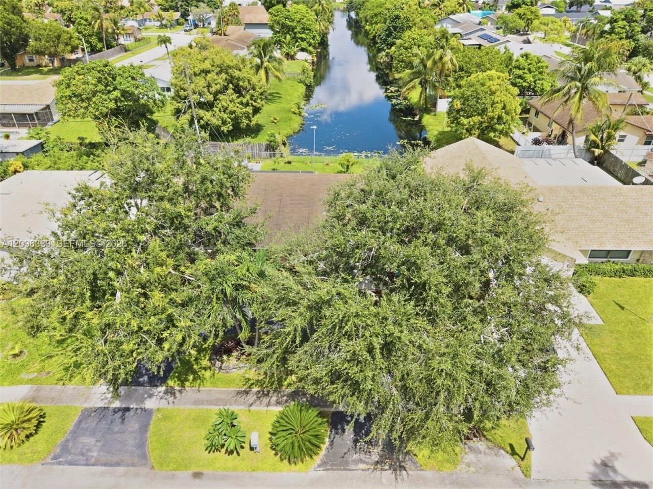 8421 NW 45th St, Lauderhill, FL 33351 Photo